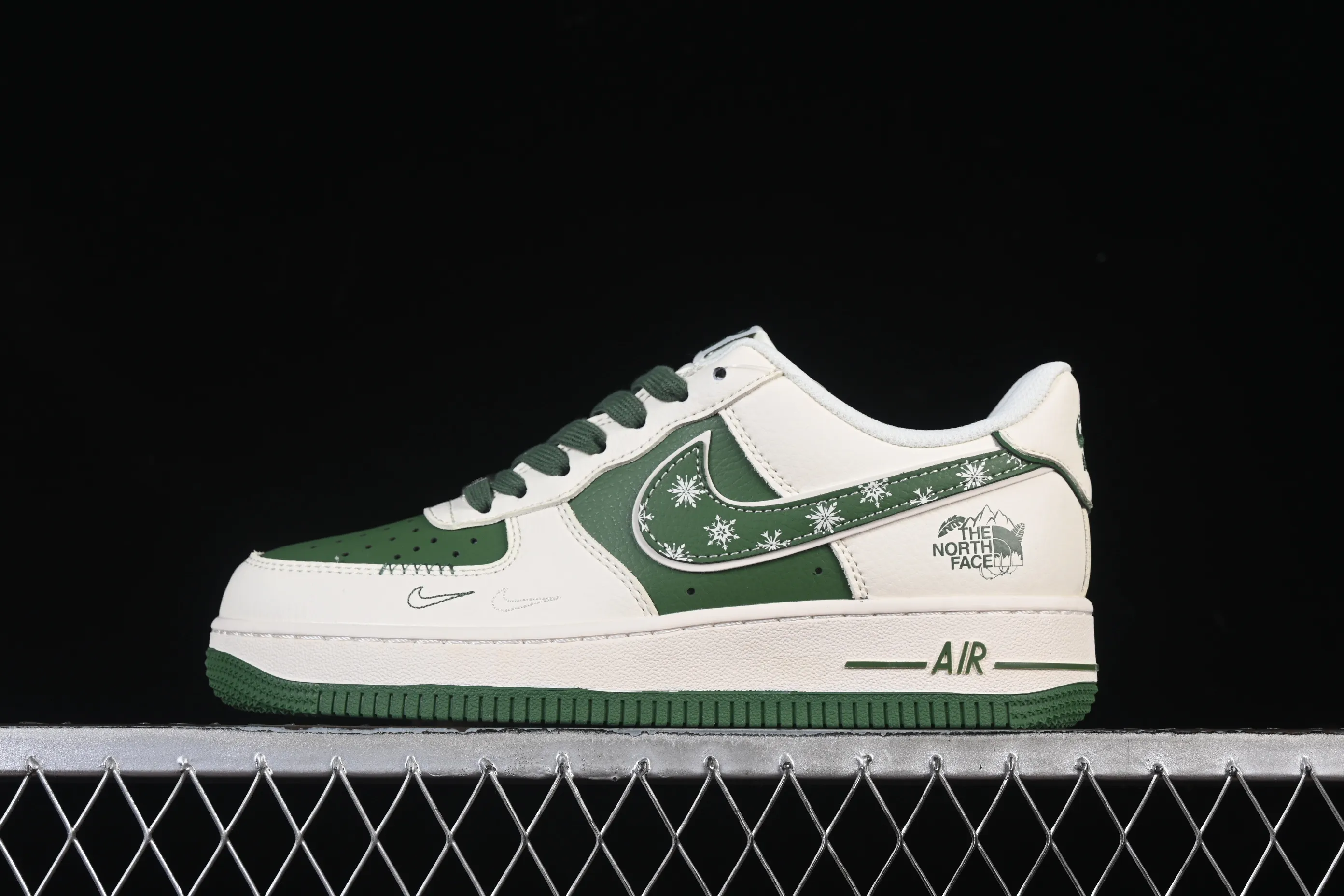 All categories Nk Air Force 1 Air Force series Nk Air Force 1 Low Air Force low-top Nike Air Force 1'07 Low North Face joint Everest Air Force 1 low-top casual sneakers JP8028-065